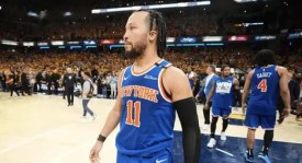 卡哇伊·伦纳德转会传闻：快船补强阵容应对雄鹿挑战